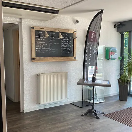 Brit La Pompelle Szálloda 3*