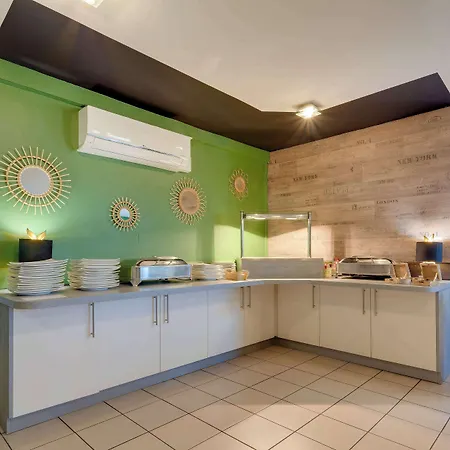 Brit La Pompelle ホテル 3*