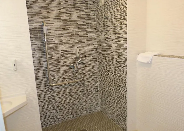 Brit La Pompelle Szálloda