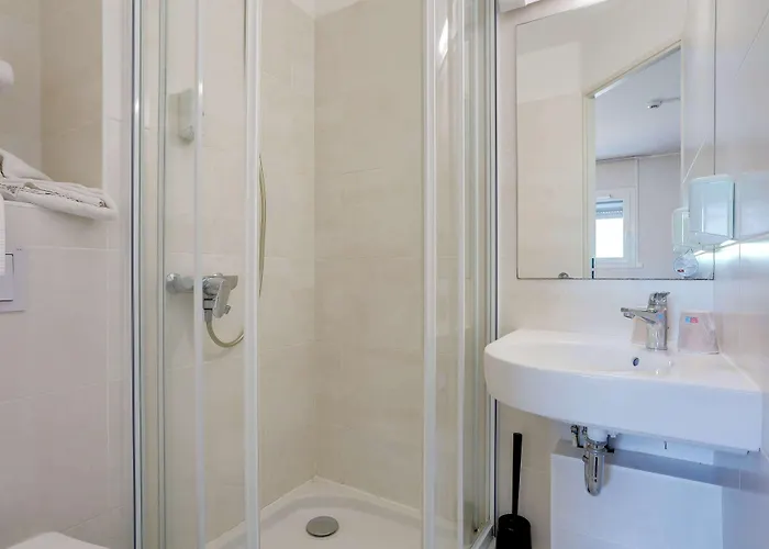 Szálloda Brit La Pompelle 3*